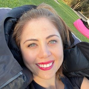 Meet your Posher, Danielle